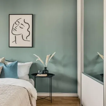 Fully Equipped And Bright Apartment In Paradis Apartment *
